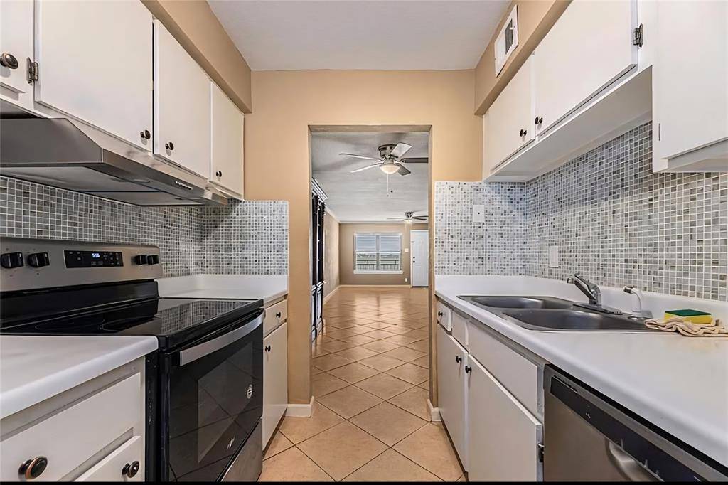 3535 Nasa Rd 1 Pkwy #104, Seabrook, TX 77586