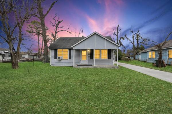 3713 Christie ST, Houston, TX 77026