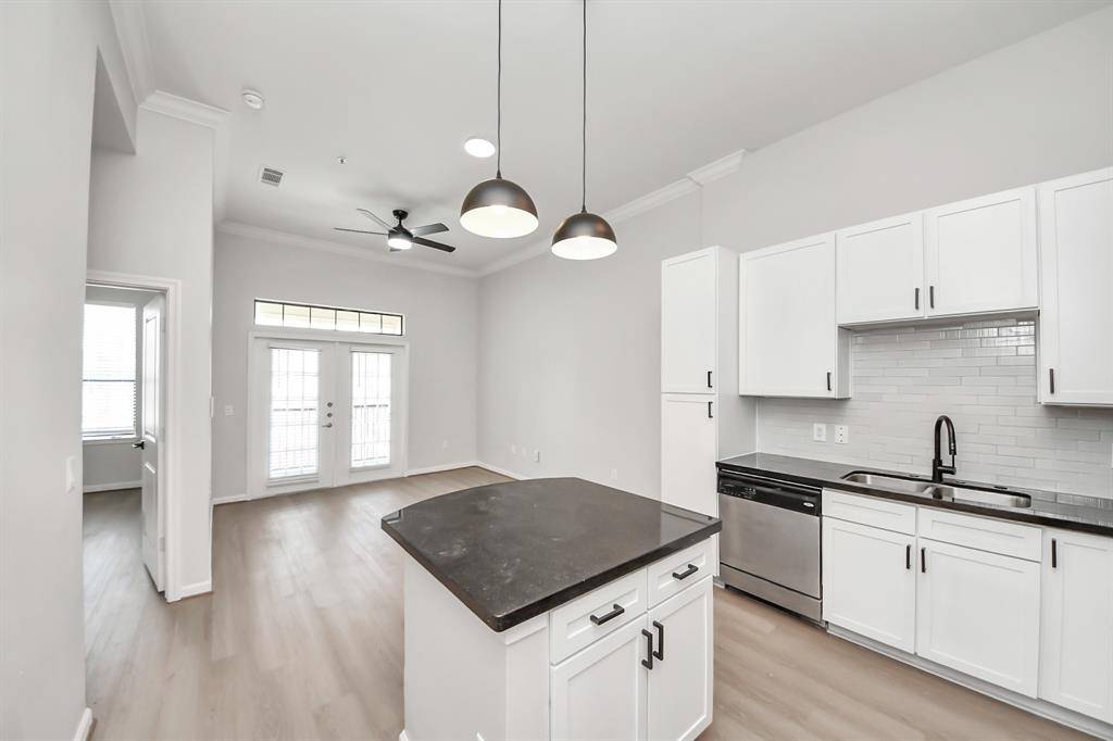 6363 San Felipe ST #203, Houston, TX 77057