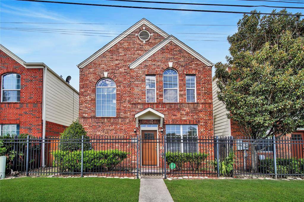 1747 Aden DR, Houston, TX 77003