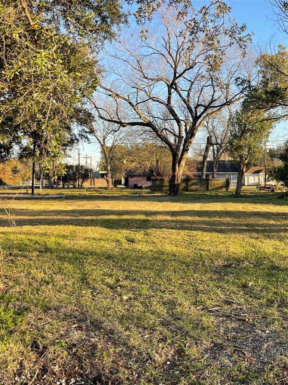 108 Sycamore ST, Port Neches, TX 77651