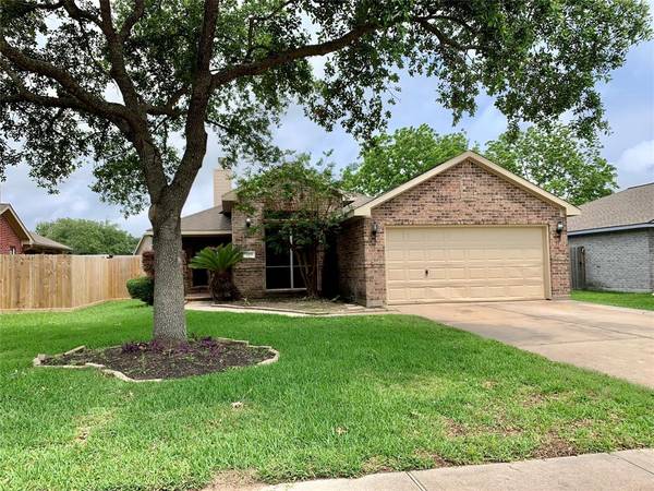 5315 Chasewood DR, Bacliff, TX 77518