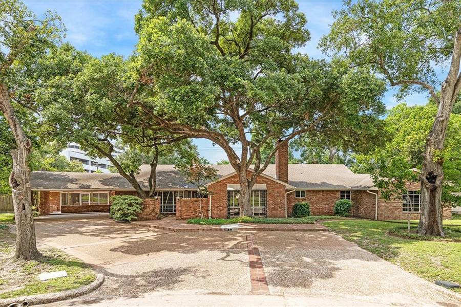 4634 Bryn Mawr LN, Houston, TX 77027