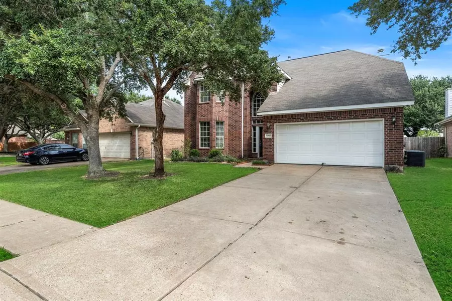 14910 White Forge LN, Sugar Land, TX 77498