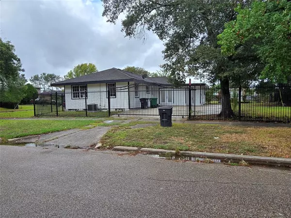 Houston, TX 77087,7135 Lina ST