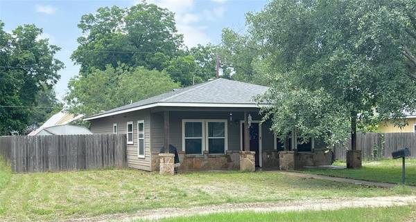 406 San Jacinto ST, Smithville, TX 78957