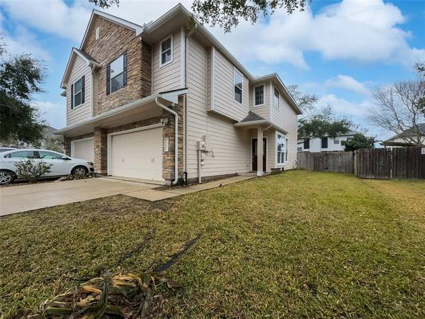 313 Brandy Ridge LN, Dickinson, TX 77539