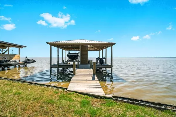 594 W Cattle DR, Onalaska, TX 77360