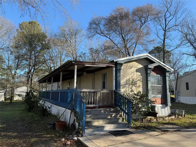 108 Samantha LN, Huntsville, TX 77340