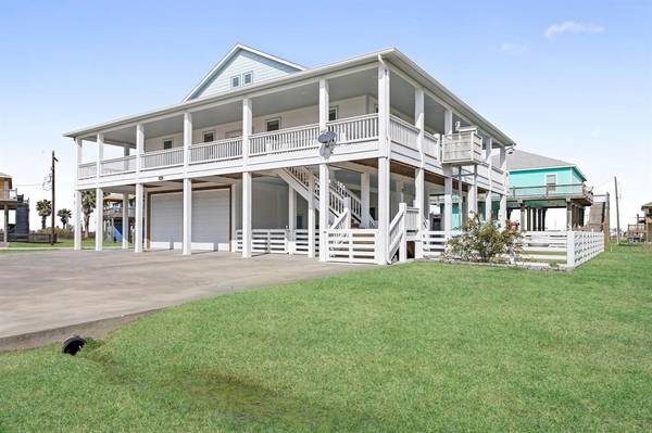 Crystal Beach, TX 77650,986 Seagull Lane LN