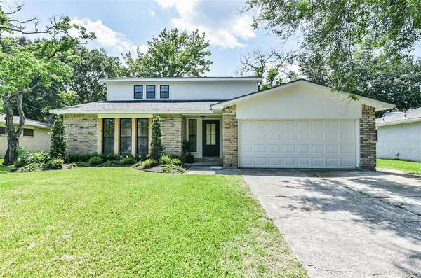 309 Morningside DR, League City, TX 77573