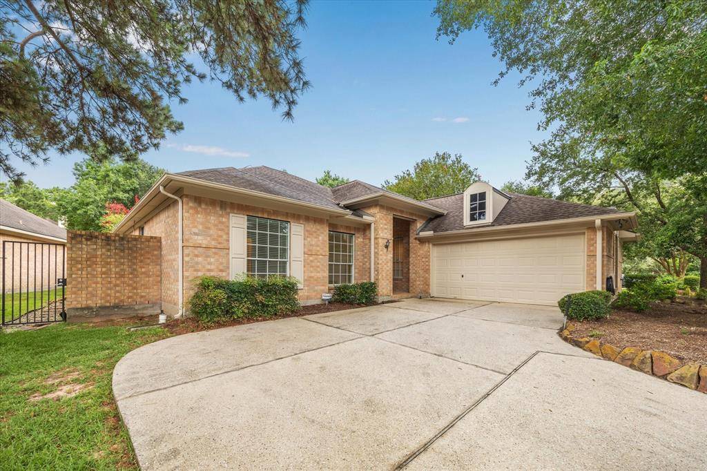 10 Surrey Run PL, The Woodlands, TX 77384
