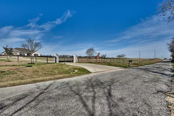 6404 Trackside RD, Chappell Hill, TX 77426