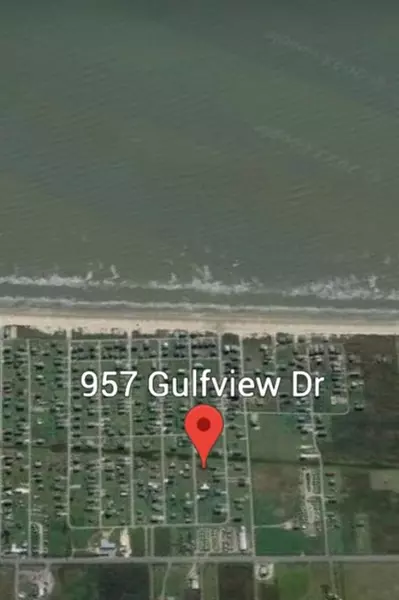 957 Gulfview DR, Crystal Beach, TX 77650