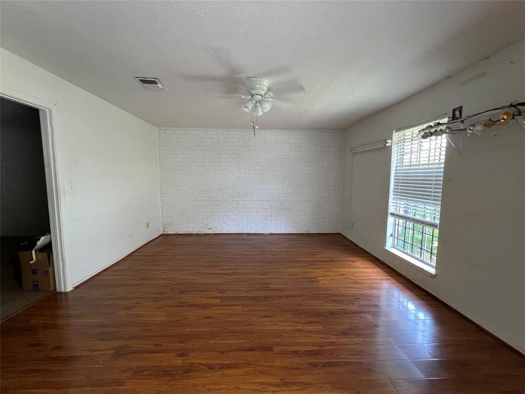 Houston, TX 77072,8330 Leamont DR