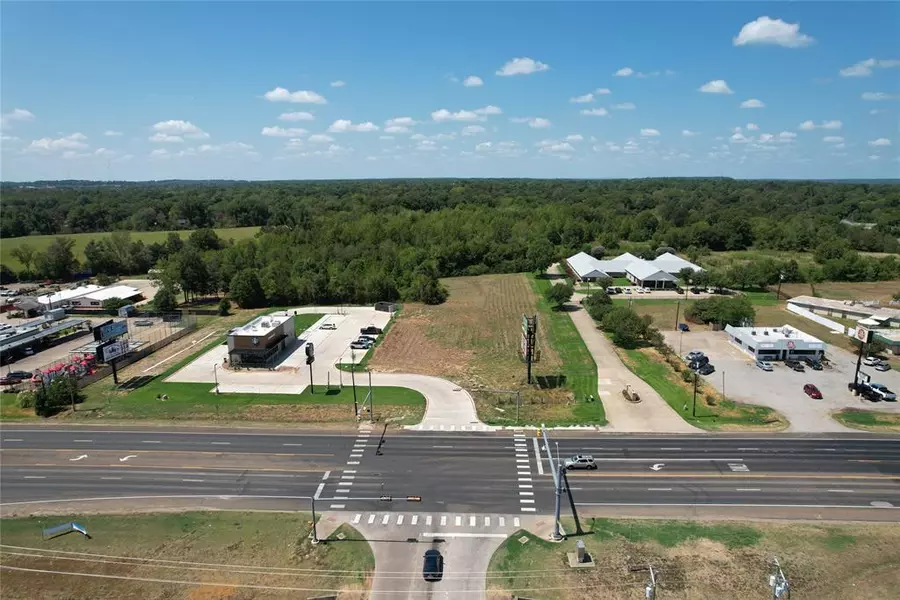 1176 E Loop 304, Crockett, TX 75835