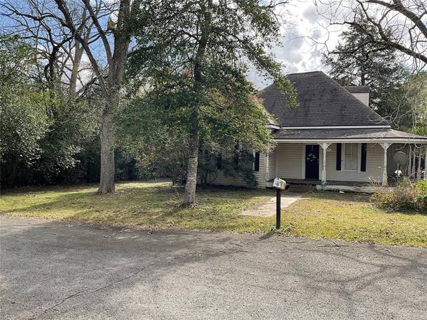 313 W Holly ST, Woodville, TX 75979