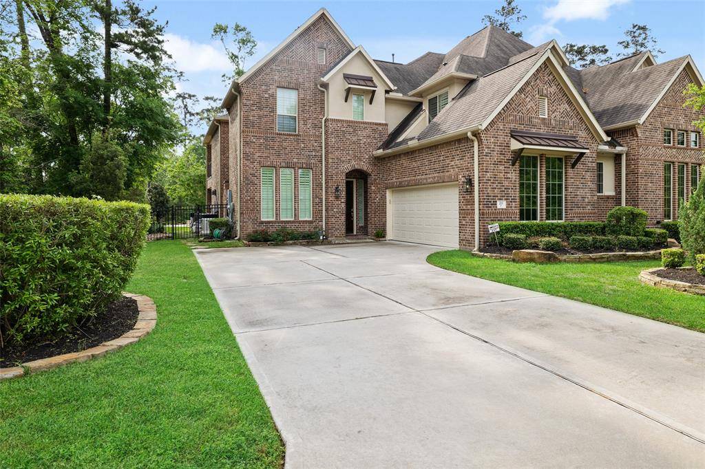 211 Twilight Toast DR, Conroe, TX 77304