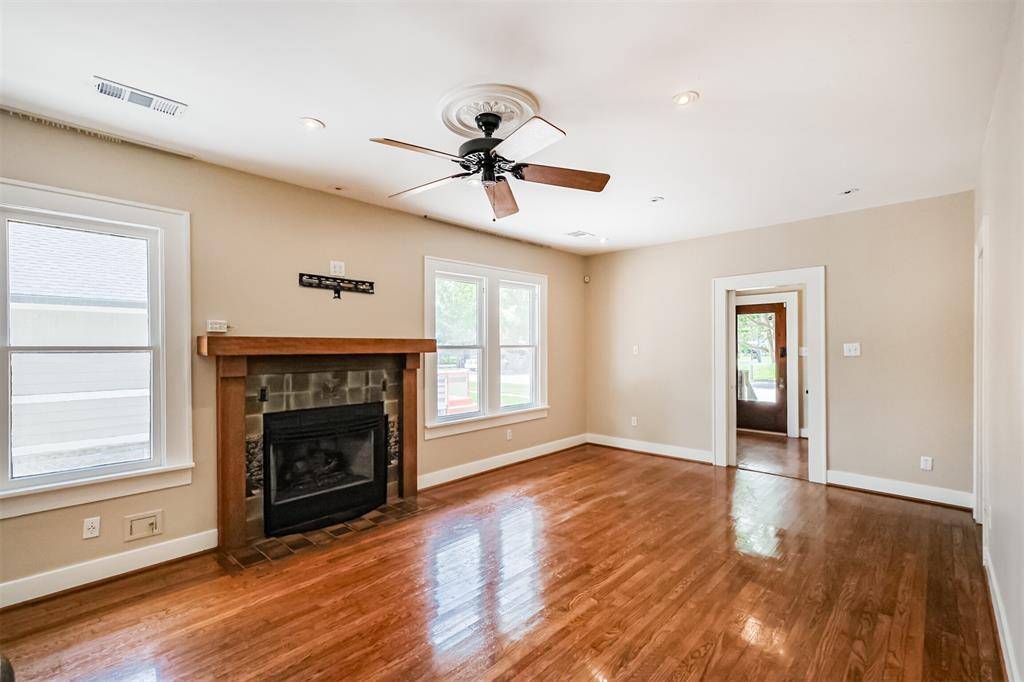 Houston, TX 77008,2215 Harvard ST