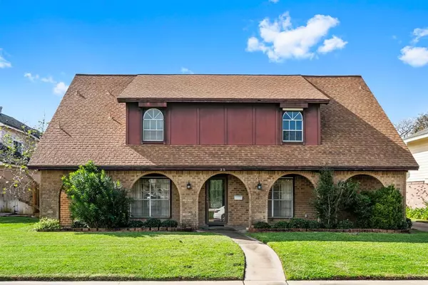 35 Lebrun CT, Galveston, TX 77551