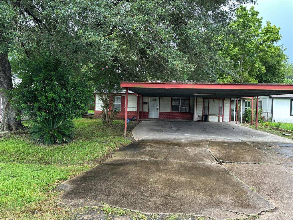 4730 Angleton ST, Houston, TX 77033