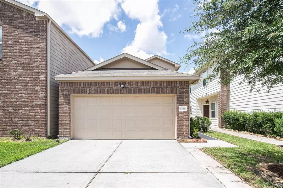 5214 Dauntless DR, Houston, TX 77066