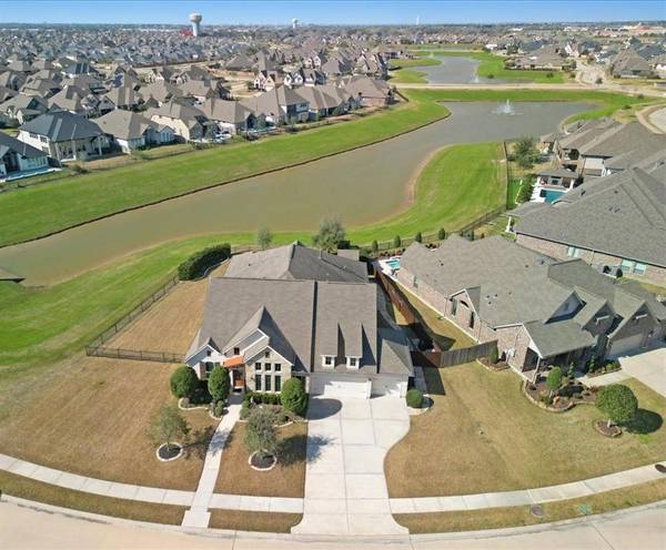 1724 Waterlilly River LN, League City, TX 77573