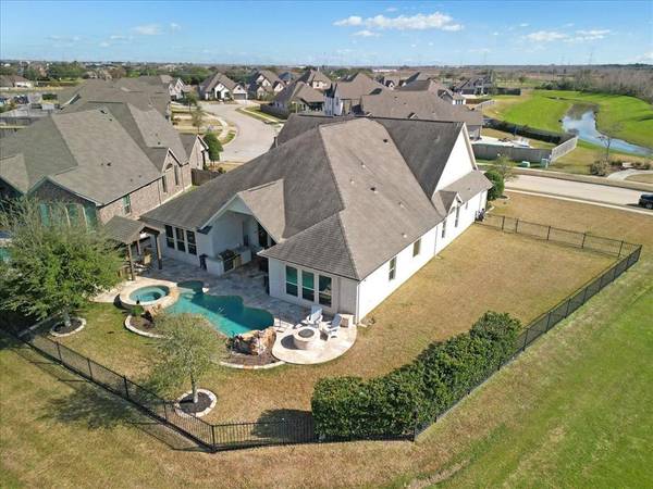 1724 Waterlilly River LN, League City, TX 77573