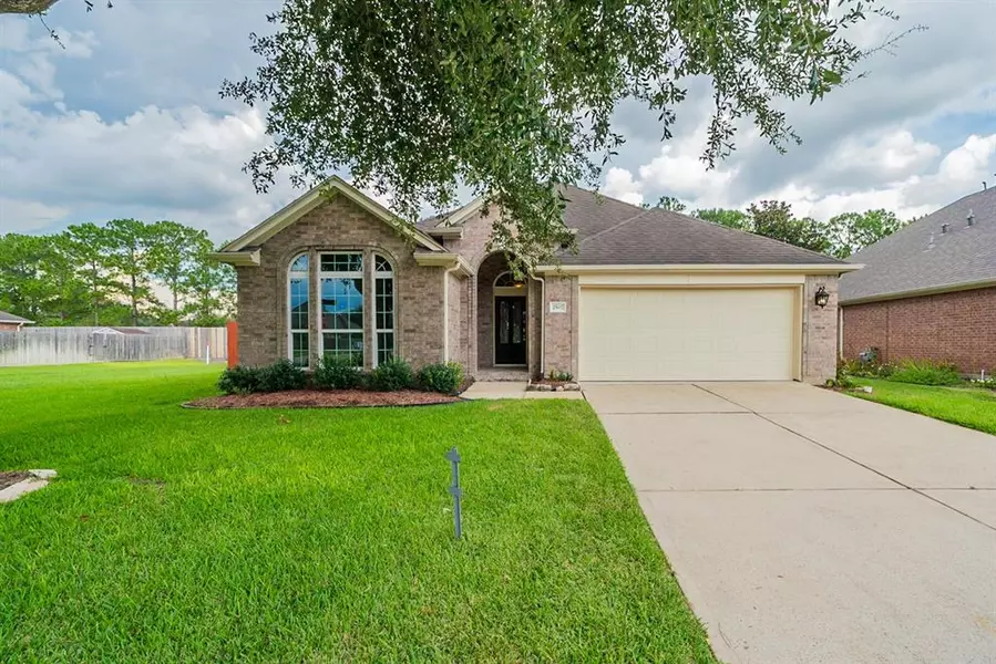 2507 Sunburst LN, Pearland, TX 77584