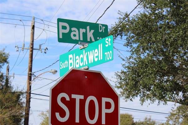 La Porte, TX 77571,702 S Blackwell