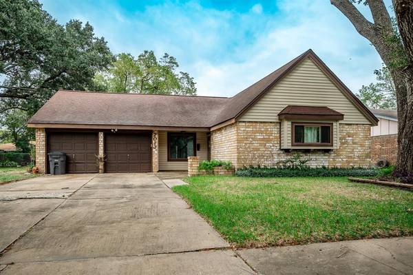 2013 Candlewood DR, Bay City, TX 77414