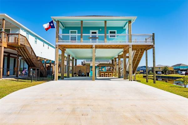 Crystal Beach, TX 77650,948 Holiday DR