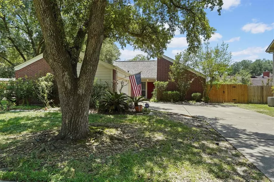 8131 Silent Cedars DR, Houston, TX 77095