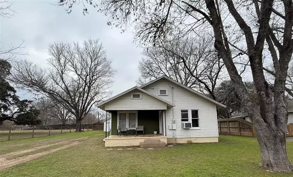 1114 S Madison ST, La Grange, TX 78945