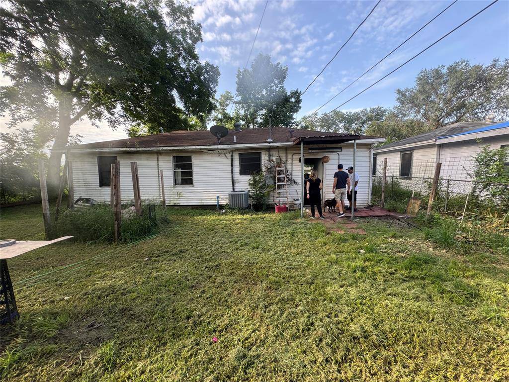 11719 Almeda Genoa RD, Houston, TX 77034