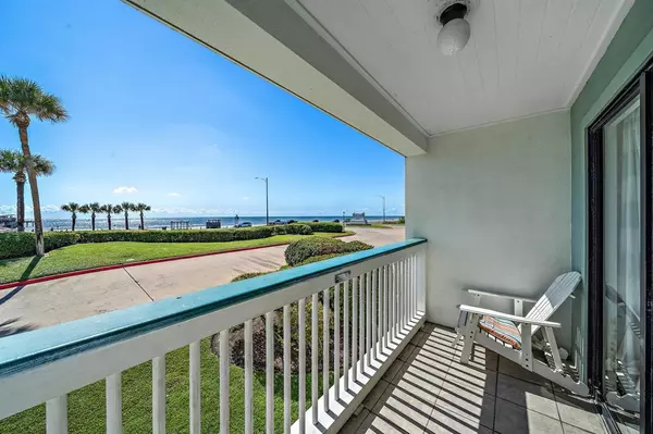 Galveston, TX 77551,6102 Seawall BLVD #104