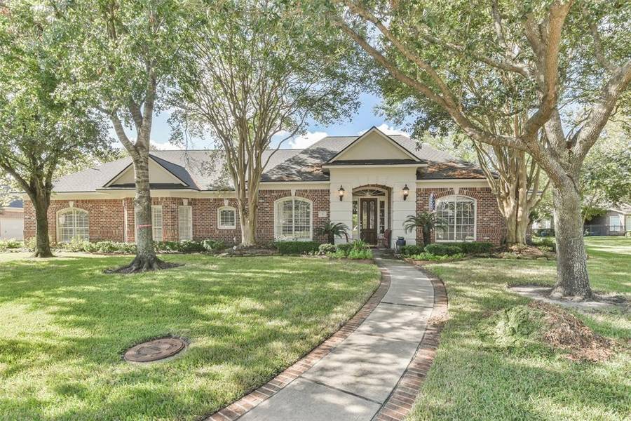 9 Villa Bend DR, Houston, TX 77069