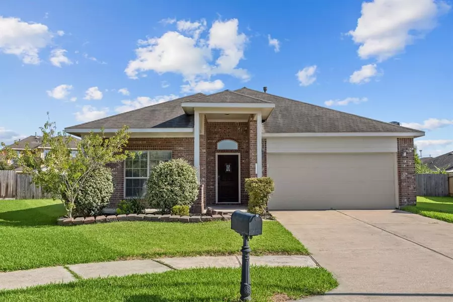 8306 Palm CIR, Baytown, TX 77523