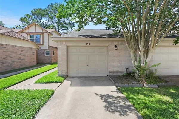 550 Birdsong DR, League City, TX 77573