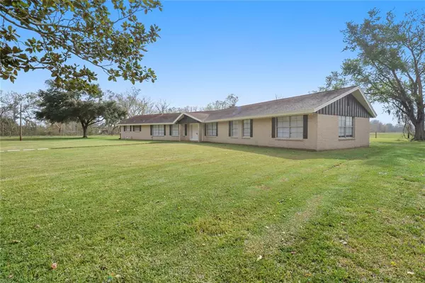 Angleton, TX 77515,1611 County Road 36