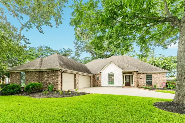 Lake Jackson, TX 77566,52 English Oak CT