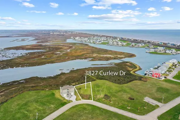 3827 Curlew DR, Galveston, TX 77554