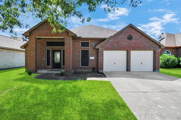 7627 Omaha DR, Baytown, TX 77521