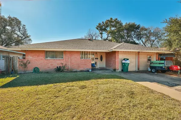 Pasadena, TX 77502,720 Kalmer ST