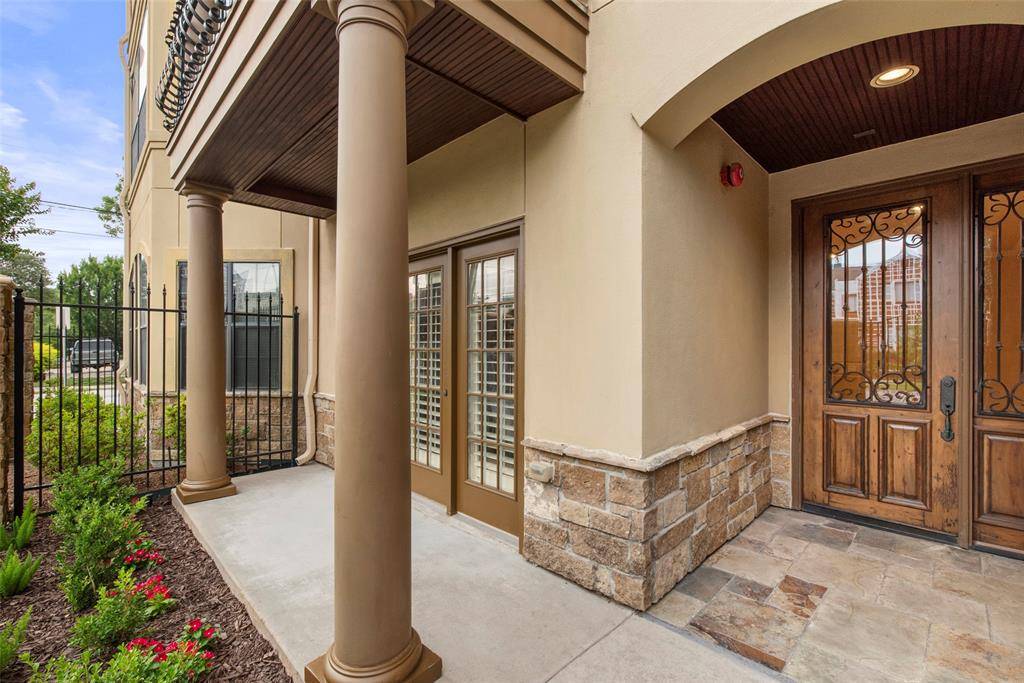 Houston, TX 77006,2403 Commonwealth ST