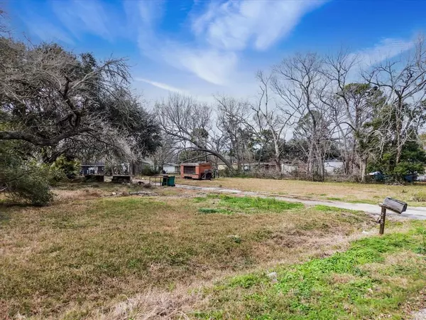 2217 Pessara ST, La Marque, TX 77568