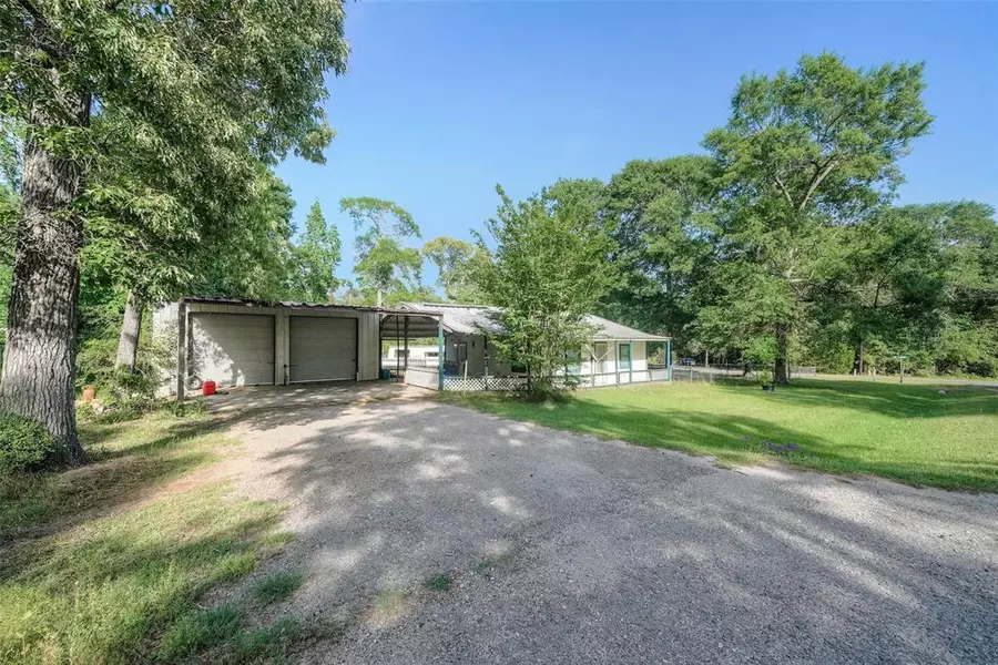 114 Linda LN, Livingston, TX 77351