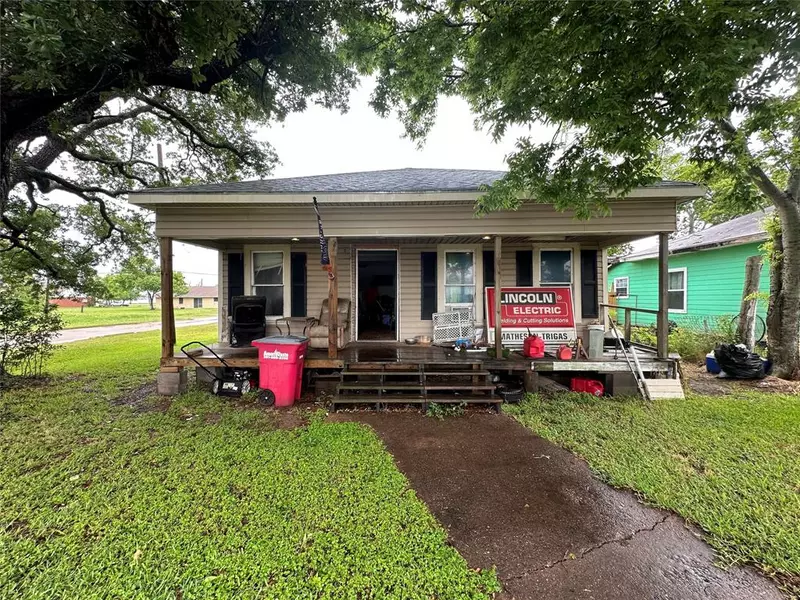 602 S Avenue C, Freeport, TX 77541