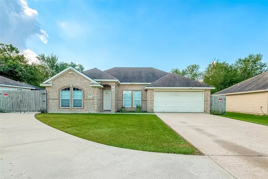 113 W Shreck ST, Baytown, TX 77520