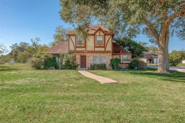 1108 N Caney Trails DR, Wharton, TX 77488